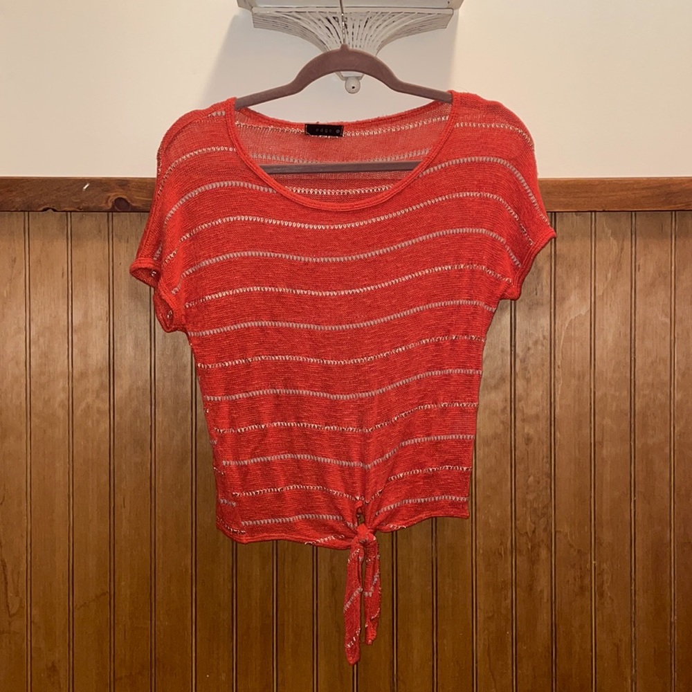 Women’s EDGE Short Sleeved Sweater!